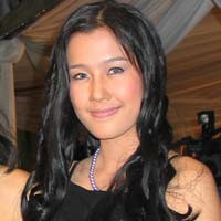 Syuting Film, Bintang Virgin Borong Kecap
