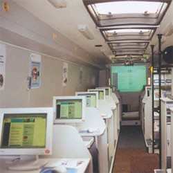 Bus dan Motor Ber-WiFi Berantas Buta Informasi