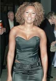 Mel B Lahirkan Bayi Perempuan