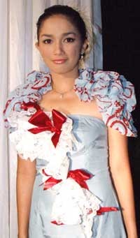 Badan Menggemuk, Ussy Kehabisan Baju Pesta