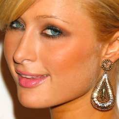 Paris Hilton Diprediksi Jadi Pacar Pangeran William