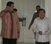 Diduga Bahas Reshuffle, SBY Bertemu JK 1 Jam