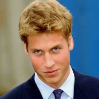 Pangeran William Putus Cinta Lewat Ponsel