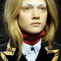 Balenciaga Tampilkan Gaya Multikultural