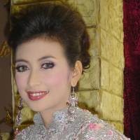 Menikah, Annisa Trihapsari Kenakan Kerudung Rp 15 Juta