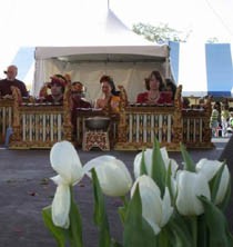 Liar Samas & Tabuh Pisang Memukau di Festival Tulip Kanada