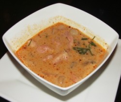 Tom Kha Gai (Sup Ayam Santan)