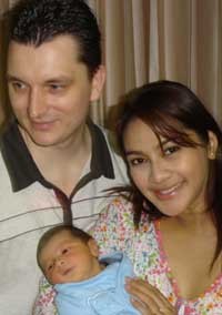 Maudy Koesnaedy Deg-degan Ajak Anak ke Mal