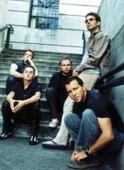 Vokalis Pearl Jam Garap Solo Album Soundtrack