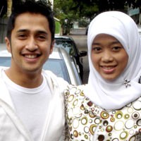 Irfan Hakim Bulan Madu Sambil Umroh