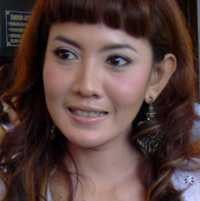 Peggy Melati Tiba-tiba Serba Hitam