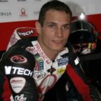 Plat dan Baut di Tangan, Hofmann Tetap Balapan