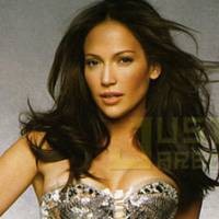 Ngemil Junk Food, J-Lo Tetap Singset