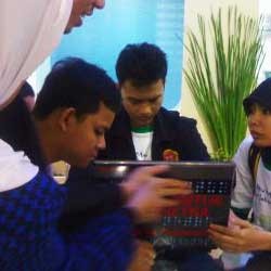 Honda dan Laptop Bicara Tunanetra 