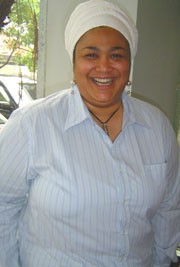 Tanpa Tutup Kepala, Hughes Dipuji Ibu Menteri 