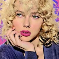 Scarlett Johansson Nekat Pakai Anting di Hidung