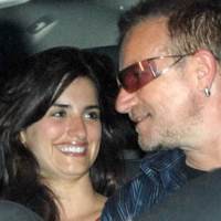 Bono - Penelope Cruz Makin Lengket