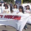 Ketika Siswi SMU Berdemo