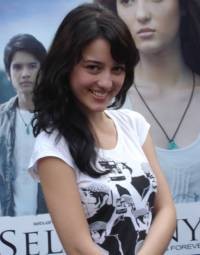 Julie Estelle Bangga Jadi Pecandu Narkoba