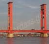 Retak dan Lubang Jembatan Ampera