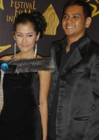 Demi Kangen, Ardina Rasti Gaet Cowok Indo