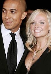 Baby Spice Lahirkan Bayi Laki-laki