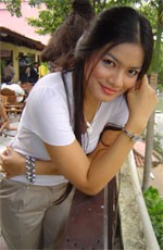 Titi Kamal Tertawa Geli Karena Duren