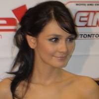 Luna Maya Dibikin Emosi Paha
