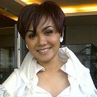 Yuni Shara Doyan Naik Bajaj