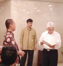 Kado untuk Mensesneg dari Jepang