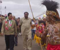 Sang Kelana Disambut Busur Panah