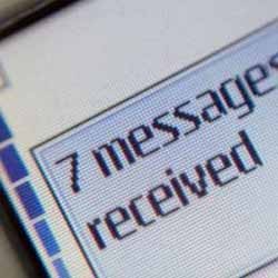Gara-Gara SMS, Polisi Malaysia Tangkap Puluhan Orang