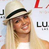 Britney Kembali Beraksi Tanpa Celana Dalam 