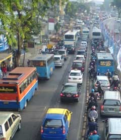 Proyek di Mana-mana, Macet di Mana-mana