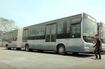 Sutiyoso Kecewa Bebas Biaya Masuk Bus Gandeng Ditolak