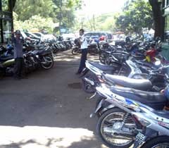 Bisnis Penitipan Motor di Ragunan, Modal Minim Hasil Maksi