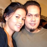 Mario Lawalatta Cium Istri Wong Aksan