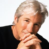 Gara-gara Ciuman Richard Gere, Aktris India Dicekal