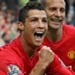 Menang Besar, MU Bertahta