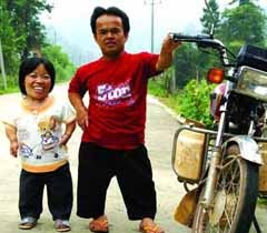 Suami 1,1 Meter dan Istri 70 Cm