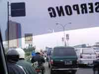 Transaksi Pintu Tol Tangerang Serpong Bikin Macet