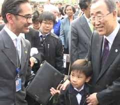 PBB Beri Piagam Bocah Pontianak