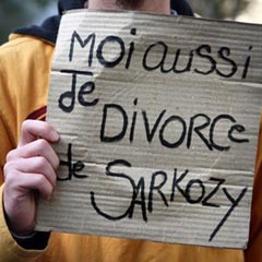 Rival Sarkozy Tuduh Isu Cerai Tutupi Aksi Mogok Pekerja