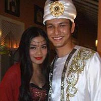 Titi Kamal Teriak-teriak, Christian Senang