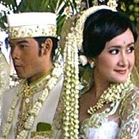 Sambut Malam Pertama Dwi Sasono Minum Jamu 