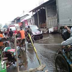 Tanggul Jebol, Setengah Bulan Muara Baru Jakut Kebanjiran