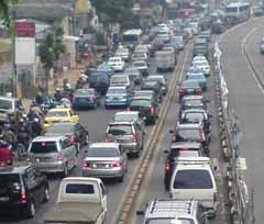 Jl Buncit Macet Parah Akibat Limpahan dari Pondok Indah