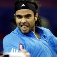 Federer Ditaklukkan Gonzalez