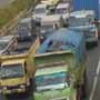 15 Ton Pelat Baja Dipinggirkan, Tol Pluit Mencair