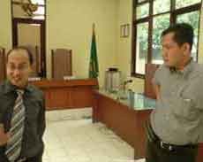 Gugatan Terhadap Pansel KPU Ditolak, Indra J Pilliang Ngakak